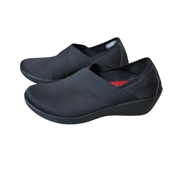 Crocs Womens 9 Busy Day Dual Comfort Black Stretch Wedge Shoes Work Office Comfy - Picture 2 of 10